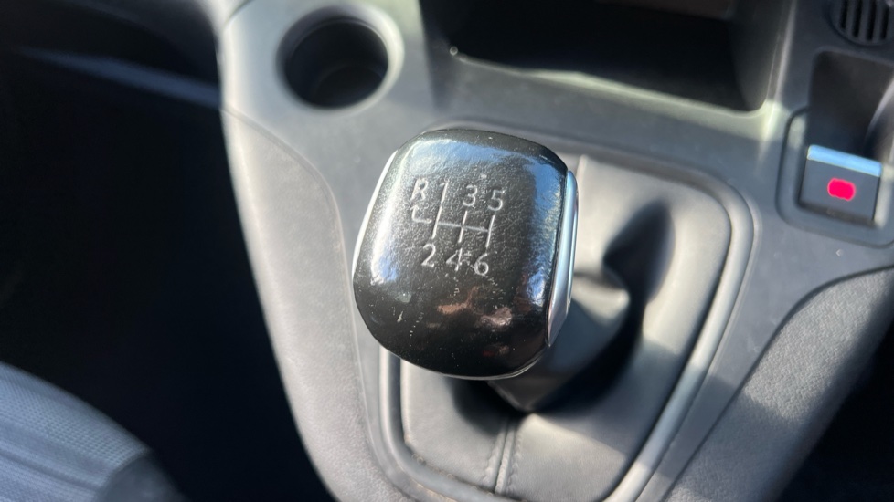Vauxhall Combo Life 1.5 Turbo D SE 5dr [7 seat] Diesel Estate - Image 29