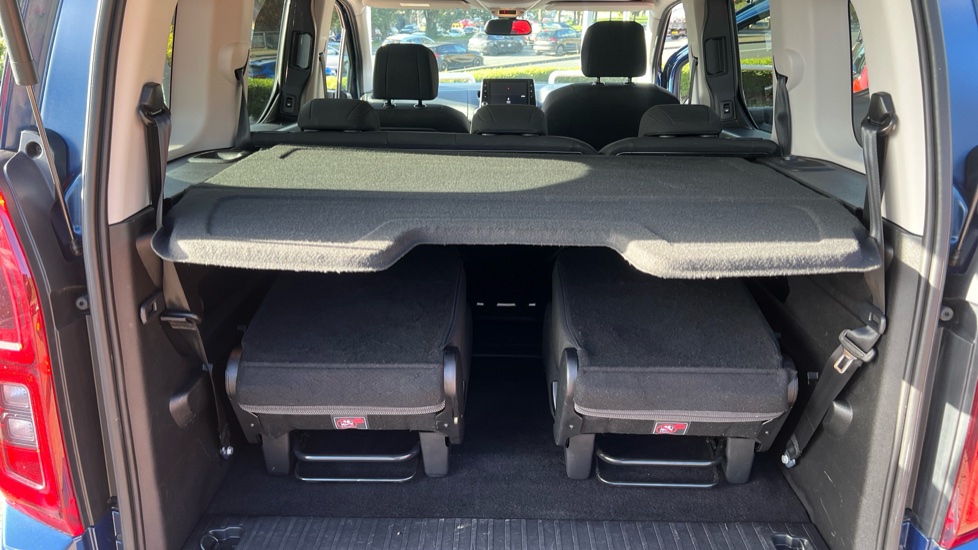 Vauxhall Combo Life 1.5 Turbo D SE 5dr [7 seat] Diesel Estate - Image 38