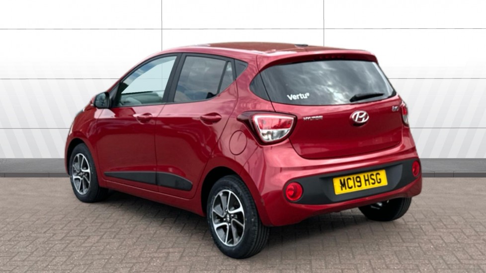 Hyundai i10 1.2 Premium 5dr Auto Petrol Hatchback - Image 2
