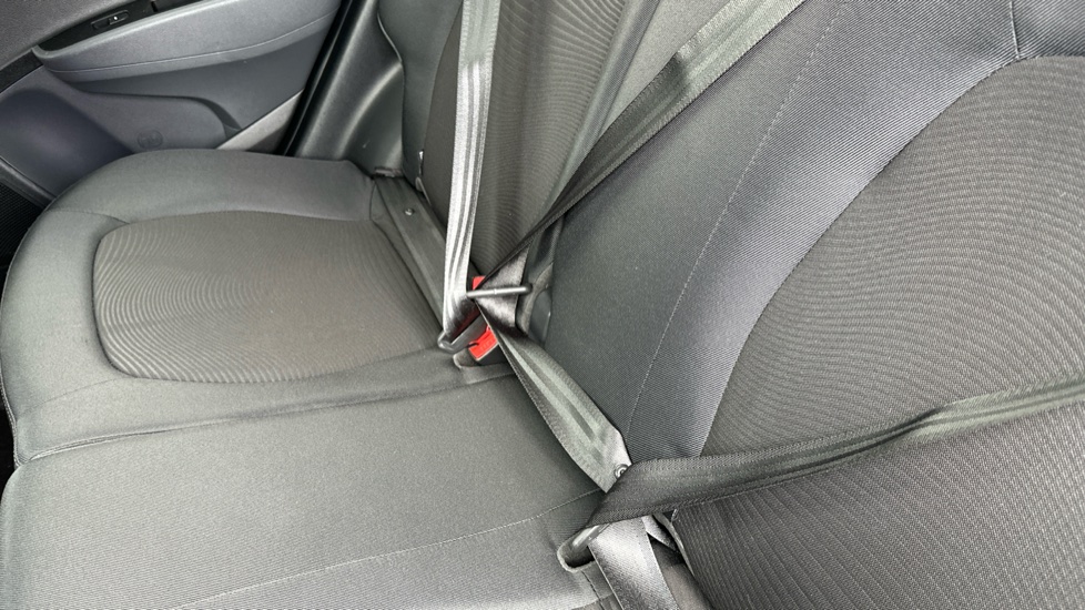 Hyundai i10 1.2 Premium 5dr Auto Petrol Hatchback - Image 17