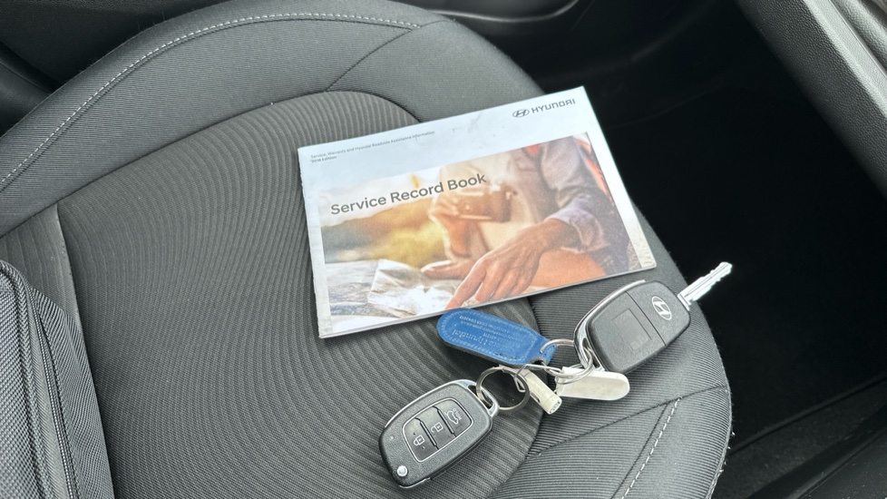 Hyundai i10 1.2 Premium 5dr Auto Petrol Hatchback - Image 19