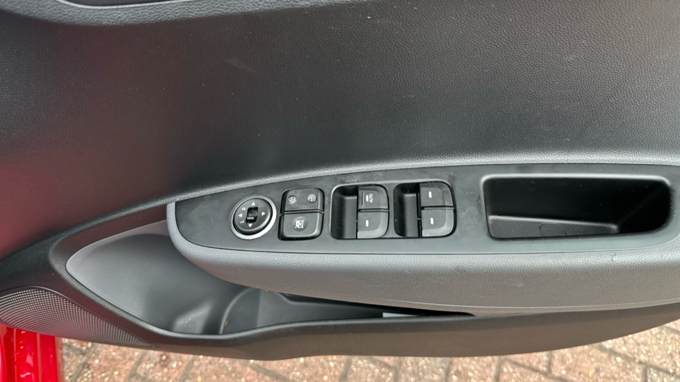 Hyundai i10 1.2 Premium 5dr Auto Petrol Hatchback - Image 28
