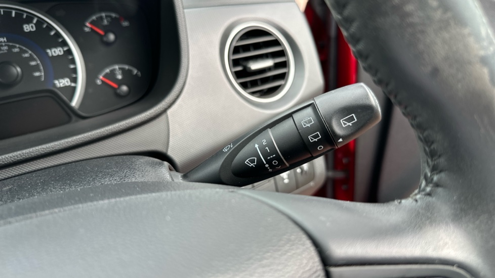 Hyundai i10 1.2 Premium 5dr Auto Petrol Hatchback - Image 30