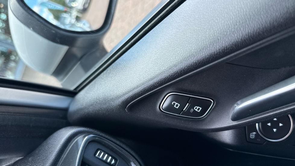 Ford Fiesta 1.0 EcoBoost 140 ST-Line 3dr Petrol Hatchback - Image 26