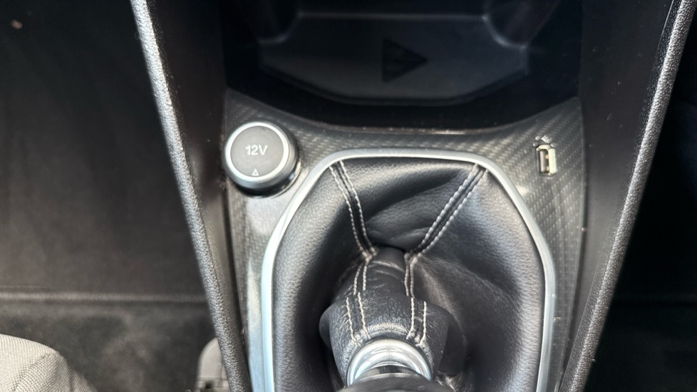 Ford Fiesta 1.0 EcoBoost 140 ST-Line 3dr Petrol Hatchback - Image 32