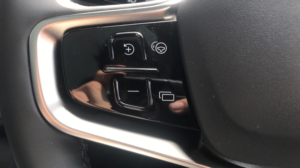 Volvo EX30 315kW Twin Motor Performance Ultra 69kWh 5dr Auto Electric Estate - Image 31