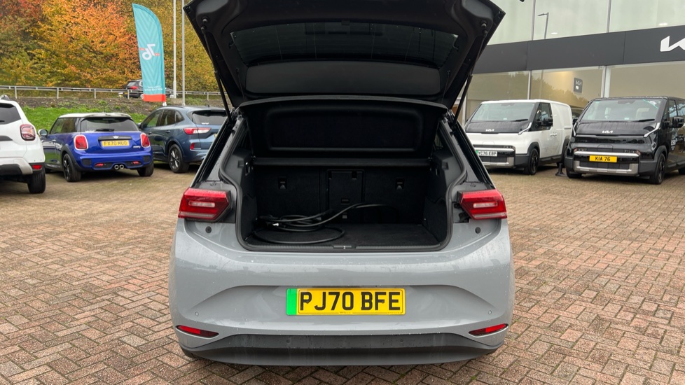 Volkswagen ID.3 150kW Family Pro Performance 58kWh 5dr Auto Electric Hatchback - Image 4