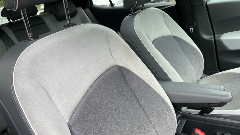 Volkswagen ID.3 150kW Family Pro Performance 58kWh 5dr Auto Electric Hatchback - Image 34