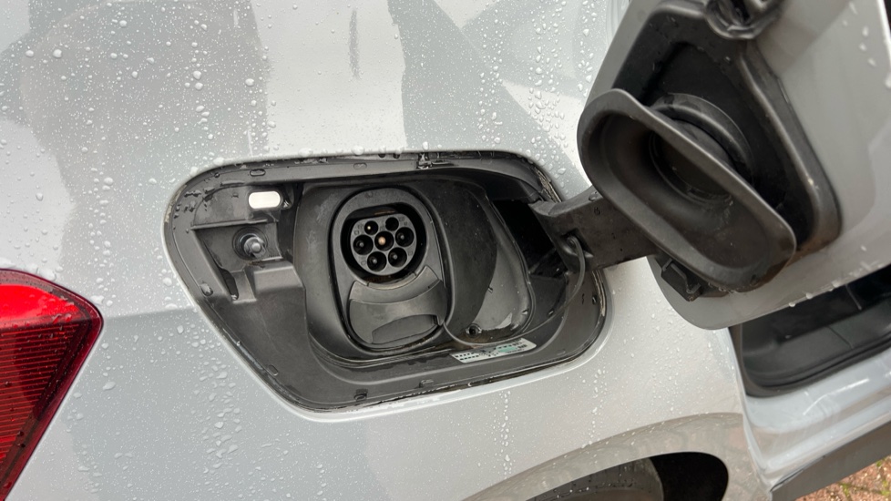 Volkswagen ID.3 150kW Family Pro Performance 58kWh 5dr Auto Electric Hatchback - Image 36