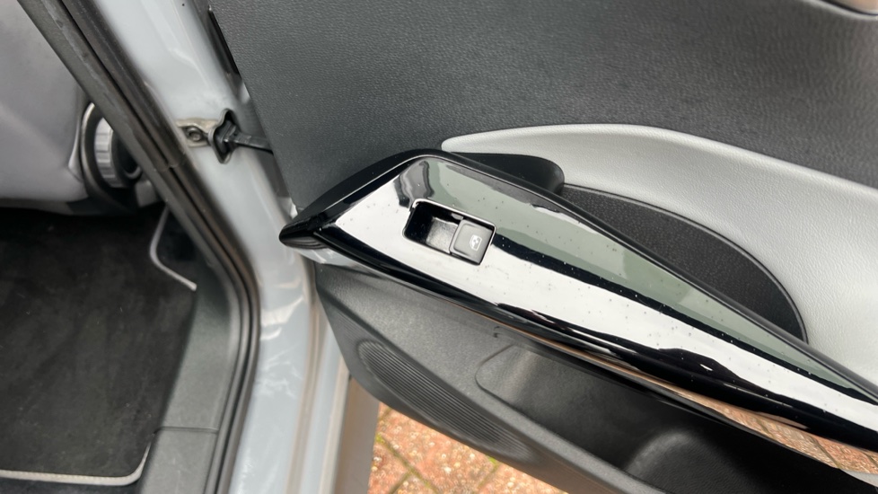 Volkswagen ID.3 150kW Family Pro Performance 58kWh 5dr Auto Electric Hatchback - Image 37