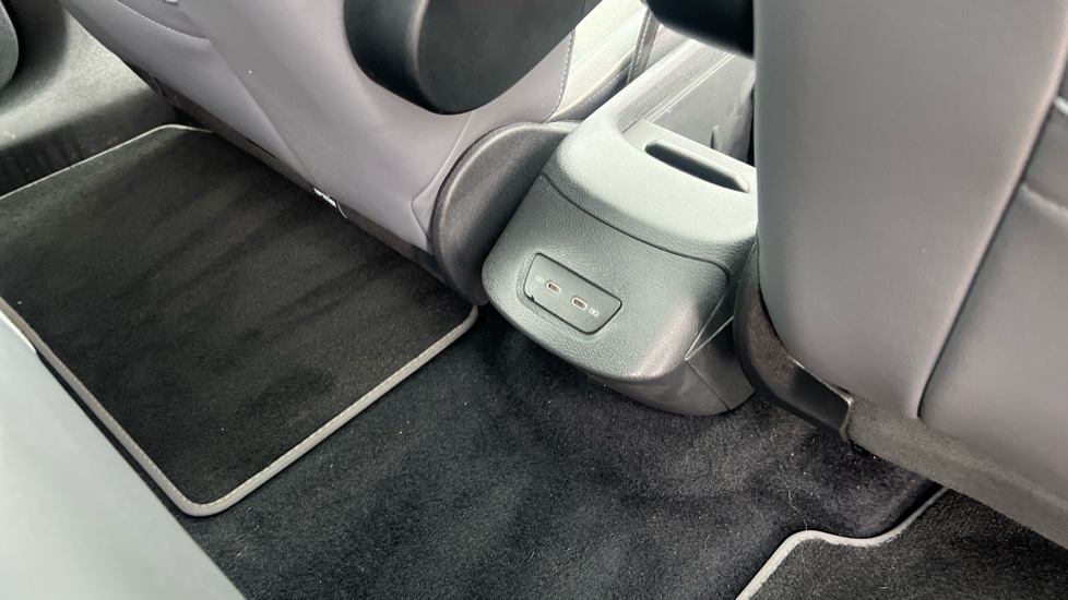 Volkswagen ID.3 150kW Family Pro Performance 58kWh 5dr Auto Electric Hatchback - Image 39