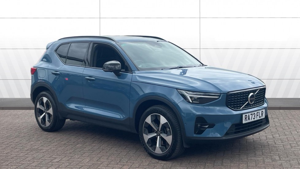 Volvo XC40 2.0 B4P Ultimate Dark 5dr Auto Petrol Estate - Image 1