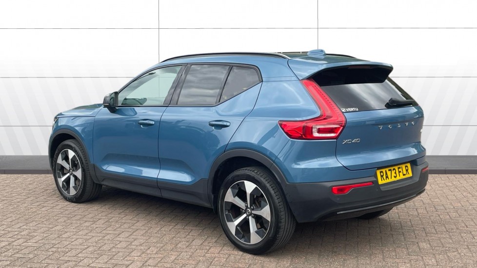 Volvo XC40 2.0 B4P Ultimate Dark 5dr Auto Petrol Estate - Image 2
