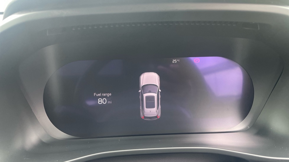 Volvo XC40 2.0 B4P Ultimate Dark 5dr Auto Petrol Estate - Image 18
