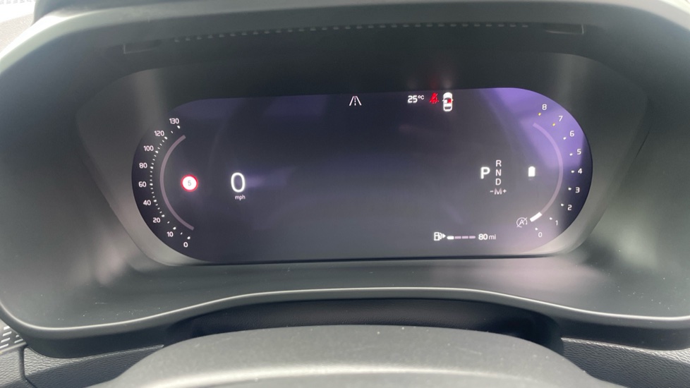 Volvo XC40 2.0 B4P Ultimate Dark 5dr Auto Petrol Estate - Image 27