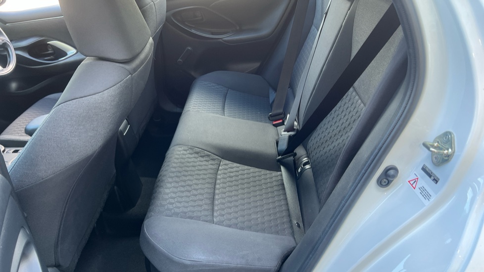 Toyota Yaris 1.5 Hybrid Icon 5dr CVT Hybrid Hatchback - Image 16