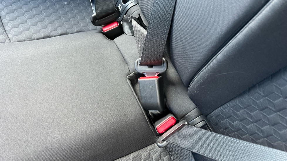 Toyota Yaris 1.5 Hybrid Icon 5dr CVT Hybrid Hatchback - Image 17