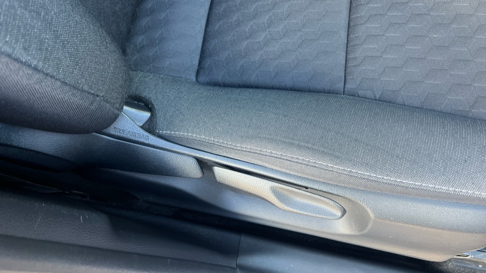 Toyota Yaris 1.5 Hybrid Icon 5dr CVT Hybrid Hatchback - Image 22