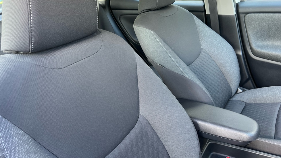 Toyota Yaris 1.5 Hybrid Icon 5dr CVT Hybrid Hatchback - Image 23