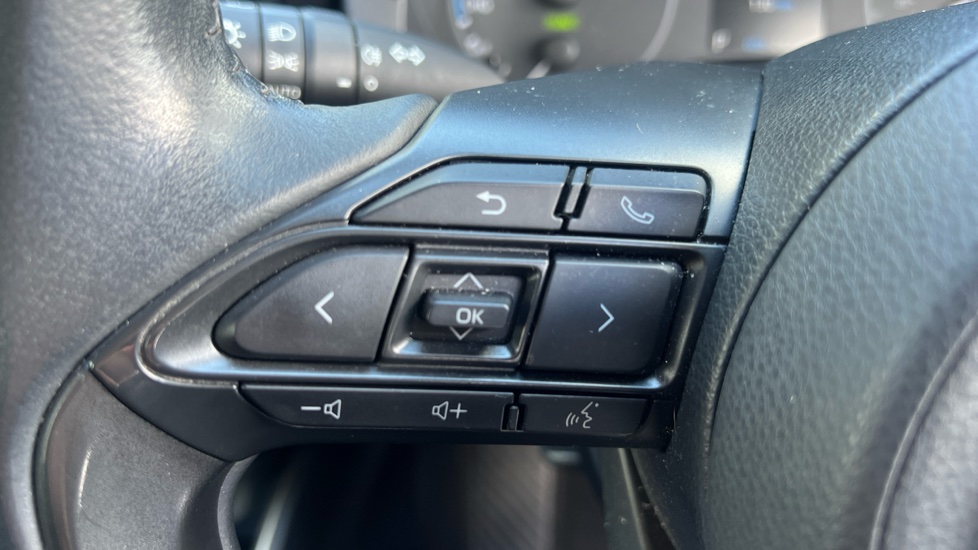 Toyota Yaris 1.5 Hybrid Icon 5dr CVT Hybrid Hatchback - Image 25