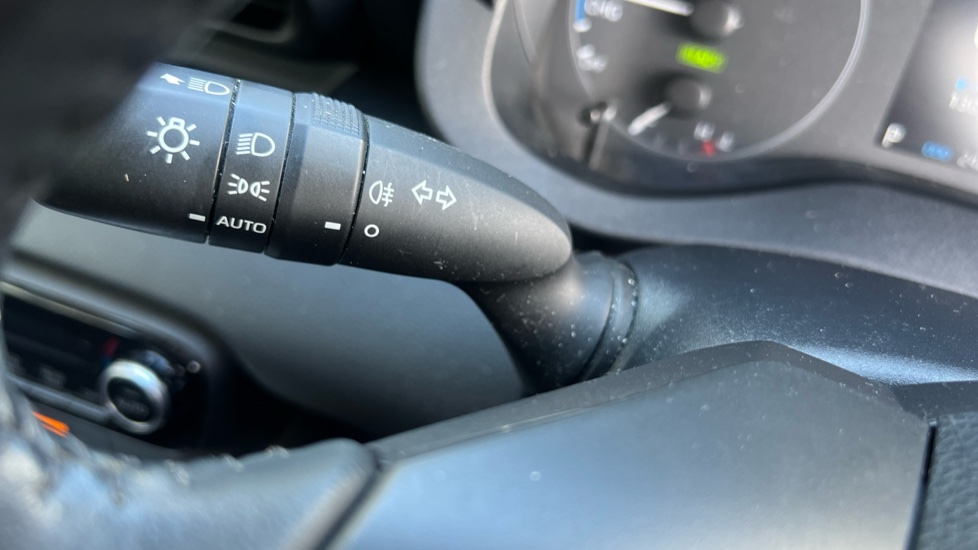 Toyota Yaris 1.5 Hybrid Icon 5dr CVT Hybrid Hatchback - Image 27
