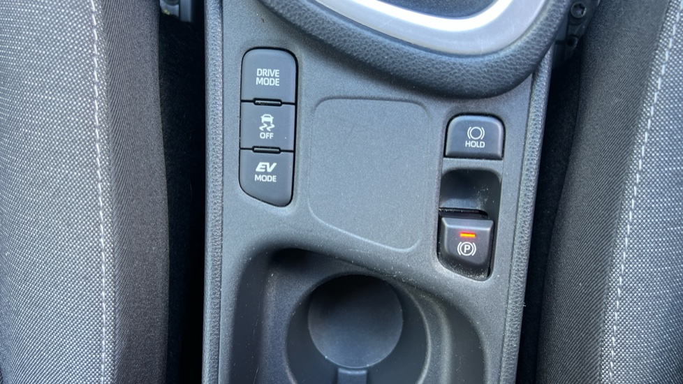Toyota Yaris 1.5 Hybrid Icon 5dr CVT Hybrid Hatchback - Image 29