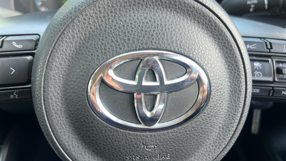 Toyota Yaris 1.5 Hybrid Icon 5dr CVT Hybrid Hatchback - Image 36