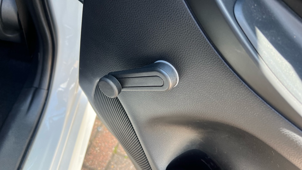 Toyota Yaris 1.5 Hybrid Icon 5dr CVT Hybrid Hatchback - Image 37