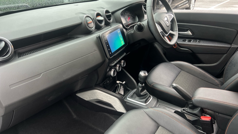 Dacia Duster 1.3 TCe 130 Extreme SE 5dr Petrol Estate - Image 9