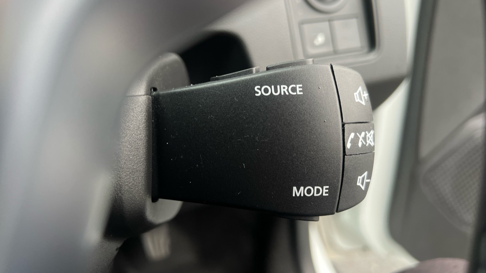 Dacia Duster 1.3 TCe 130 Extreme SE 5dr Petrol Estate - Image 23