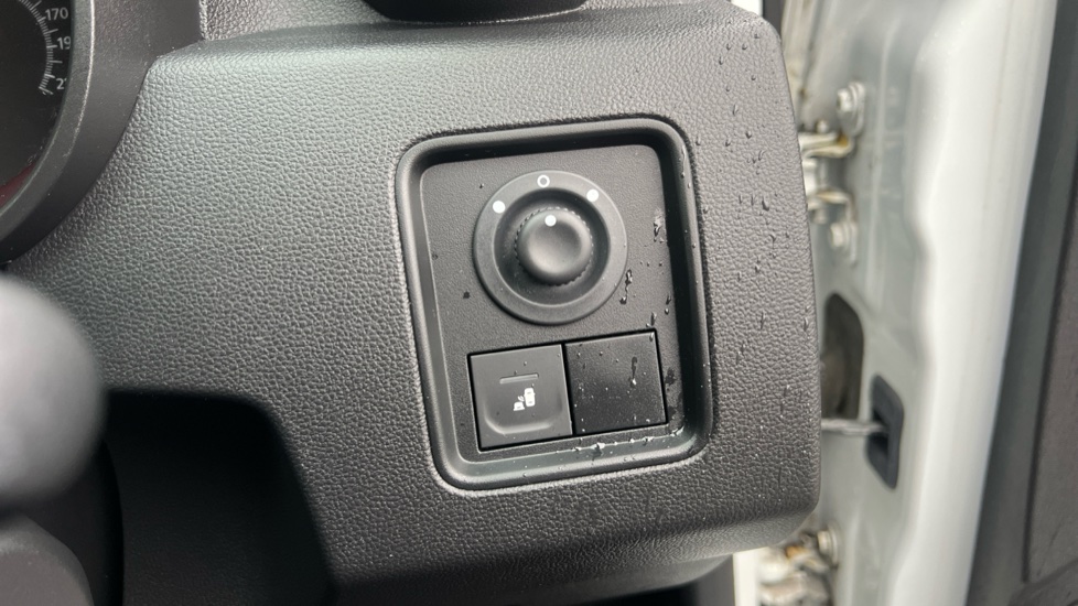 Dacia Duster 1.3 TCe 130 Extreme SE 5dr Petrol Estate - Image 30