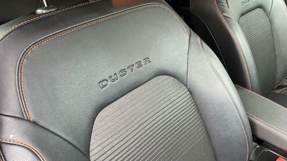Dacia Duster 1.3 TCe 130 Extreme SE 5dr Petrol Estate - Image 32