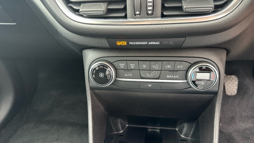 Ford Fiesta 1.0 EcoBoost 125 Titanium 5dr Petrol Hatchback - Image 36