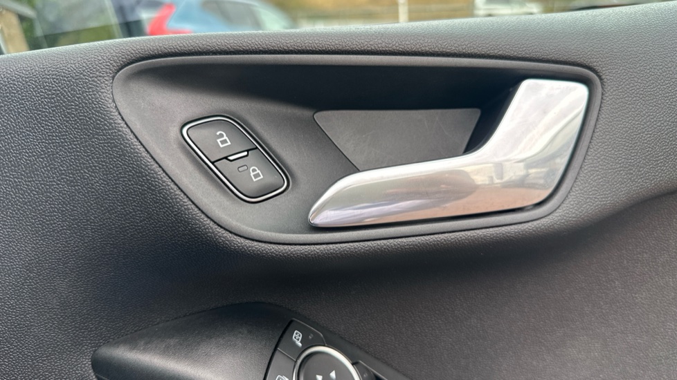 Ford Fiesta 1.0 EcoBoost 125 Titanium 5dr Petrol Hatchback - Image 40