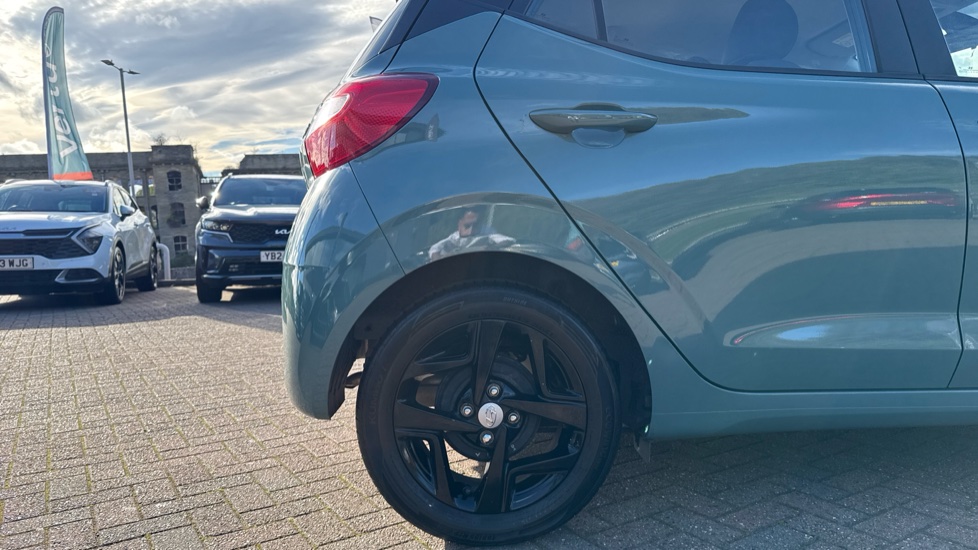 Hyundai i10 1.0 MPi SE Connect 5dr Petrol Hatchback - Image 7