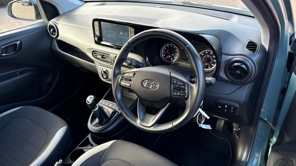 Hyundai i10 1.0 MPi SE Connect 5dr Petrol Hatchback - Image 10