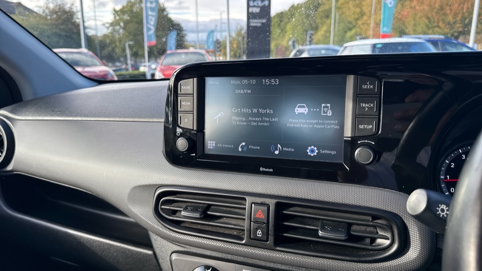 Hyundai i10 1.0 MPi SE Connect 5dr Petrol Hatchback - Image 12