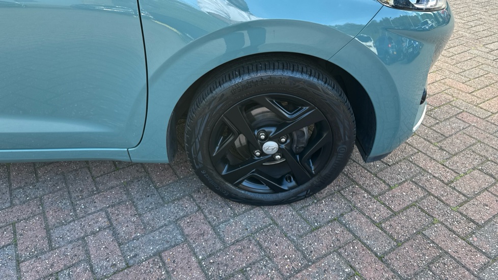 Hyundai i10 1.0 MPi SE Connect 5dr Petrol Hatchback - Image 28