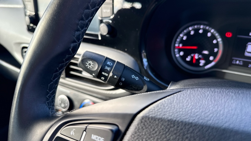 Hyundai i10 1.0 MPi SE Connect 5dr Petrol Hatchback - Image 40