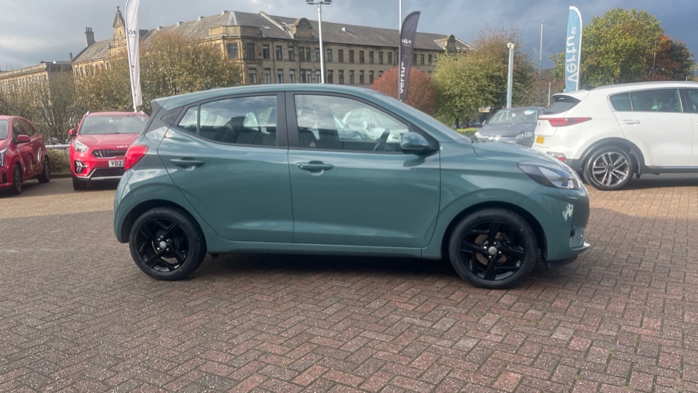 Hyundai i10 1.0 MPi SE Connect 5dr Petrol Hatchback - Image 3