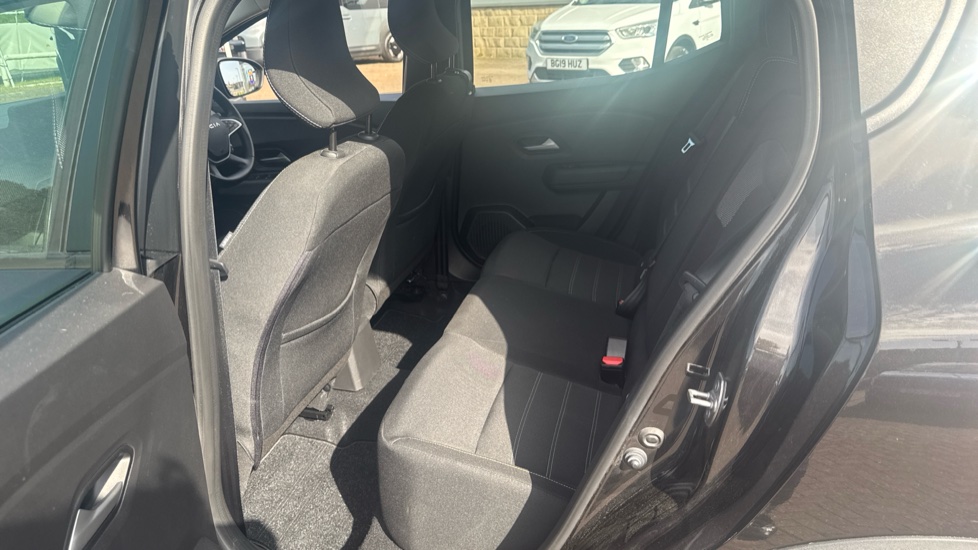 Dacia Sandero Stepway 1.0 TCe Expression 5dr Petrol Hatchback - Image 16