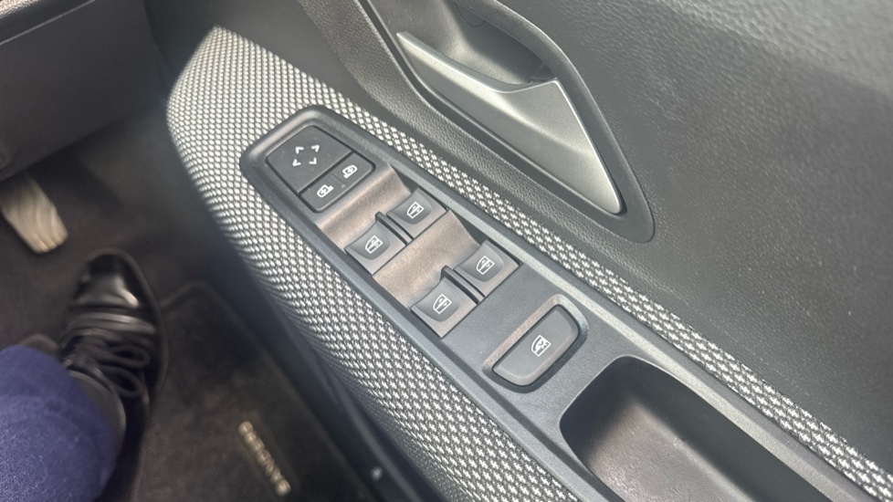 Dacia Sandero Stepway 1.0 TCe Expression 5dr Petrol Hatchback - Image 21