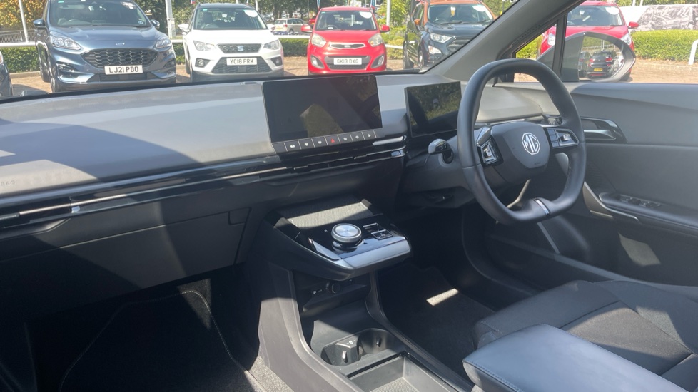 MG MG4 150kW SE EV Long Range 64kWh 5dr Auto Electric Hatchback - Image 9