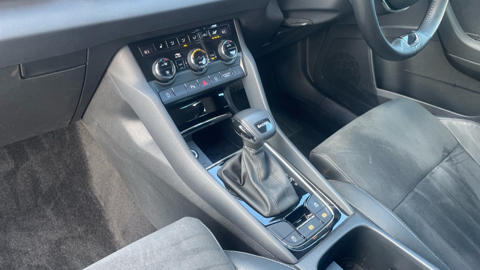Skoda Karoq 1.5 TSI SE L 5dr DSG Petrol Estate - Image 13