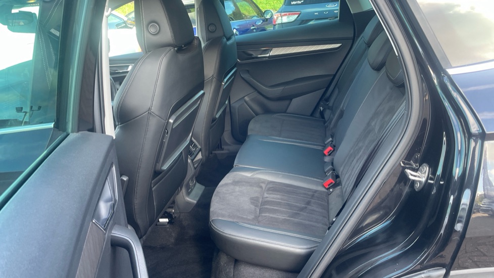 Skoda Karoq 1.5 TSI SE L 5dr DSG Petrol Estate - Image 16