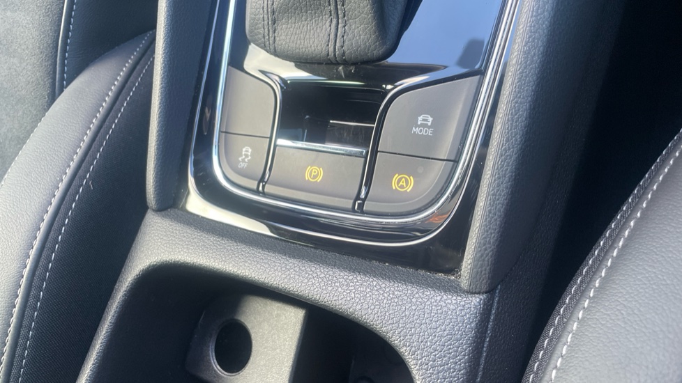 Skoda Karoq 1.5 TSI SE L 5dr DSG Petrol Estate - Image 21