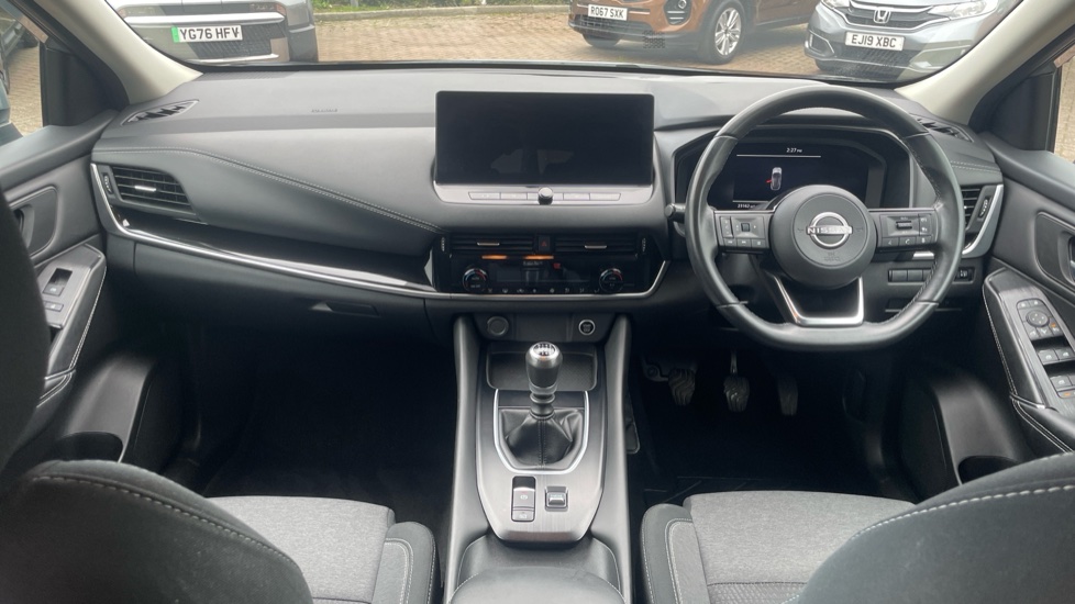 Nissan Qashqai 1.3 DiG-T MH N-Connecta 5dr Petrol Hatchback - Image 10