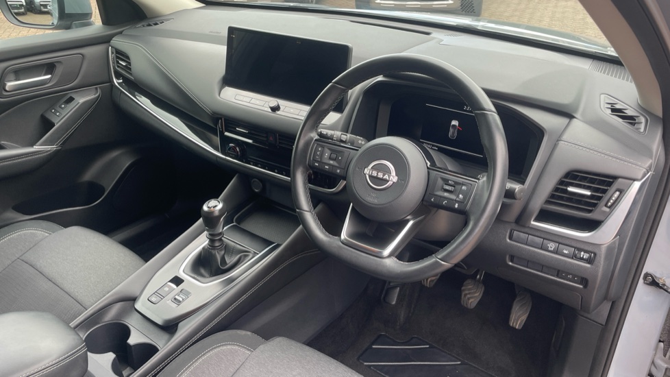 Nissan Qashqai 1.3 DiG-T MH N-Connecta 5dr Petrol Hatchback - Image 11