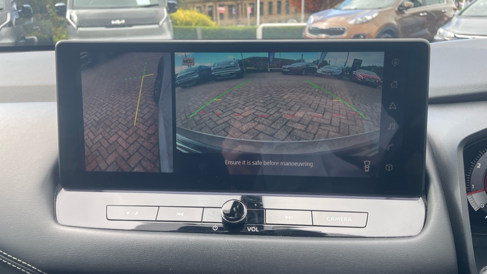 Nissan Qashqai 1.3 DiG-T MH N-Connecta 5dr Petrol Hatchback - Image 28