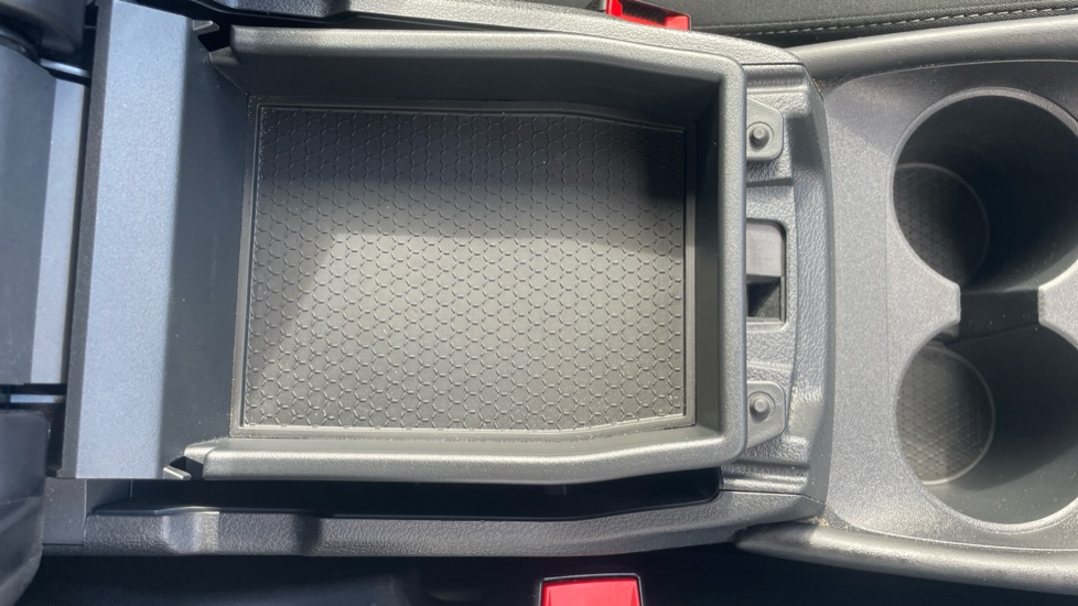 Nissan Qashqai 1.3 DiG-T MH N-Connecta 5dr Petrol Hatchback - Image 38